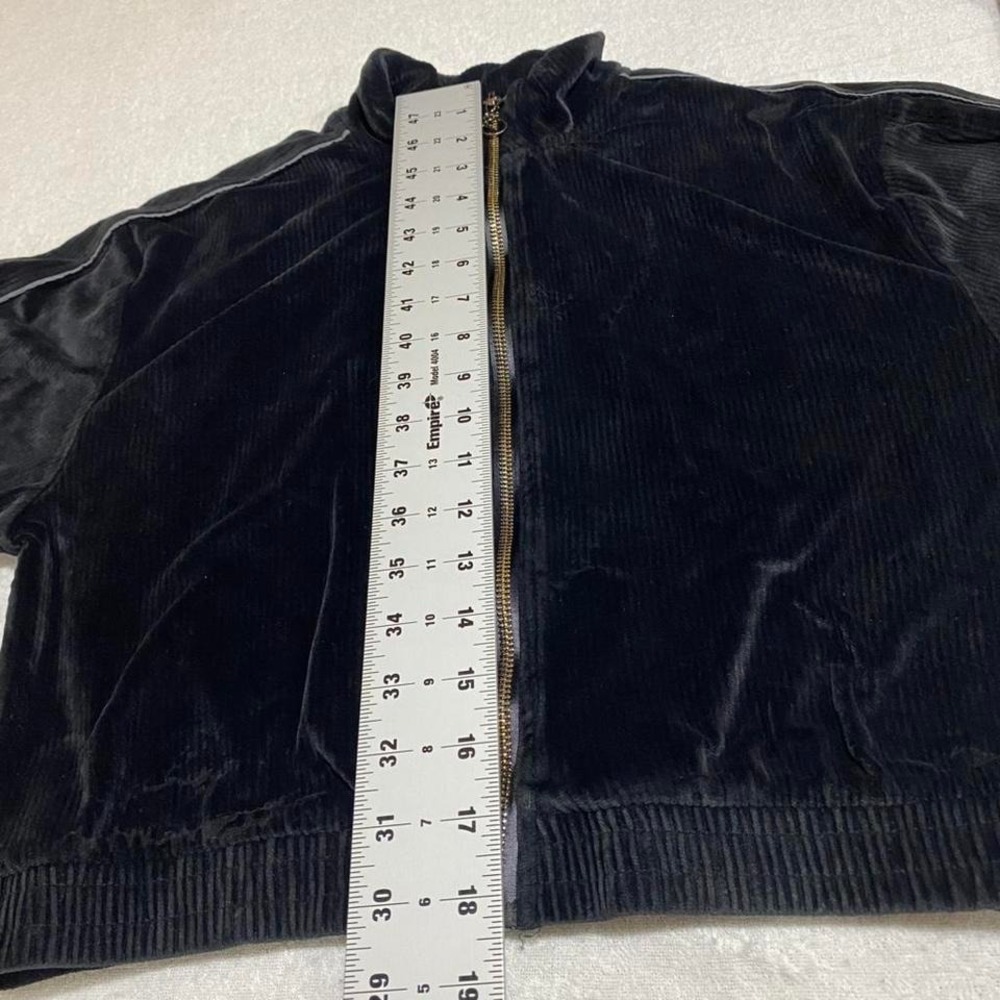 Victoria Secret women Small Black zip-up athletic jacket. SKU234